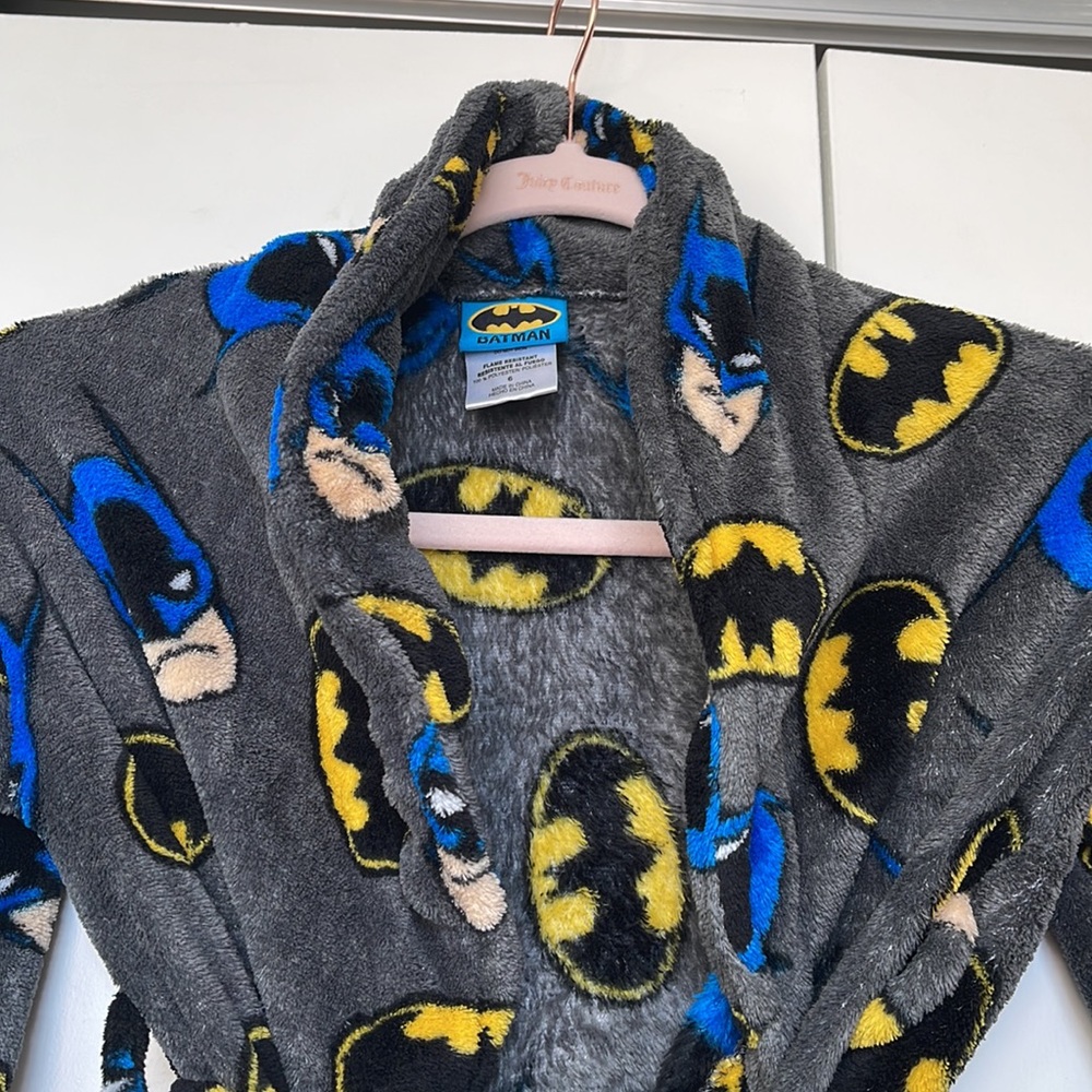 Batman Robe Size 6 - Picture 4 of 4